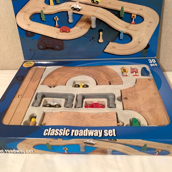 Little Tree Wood Classic Roadway Set- 30 PCS Set. For ages 3+ - Picture 5 of 13
